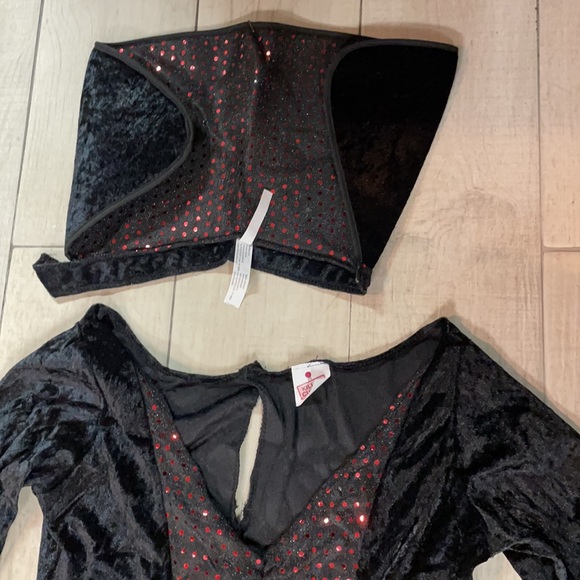 Vampire Vixen Costume - Picture 3 of 3